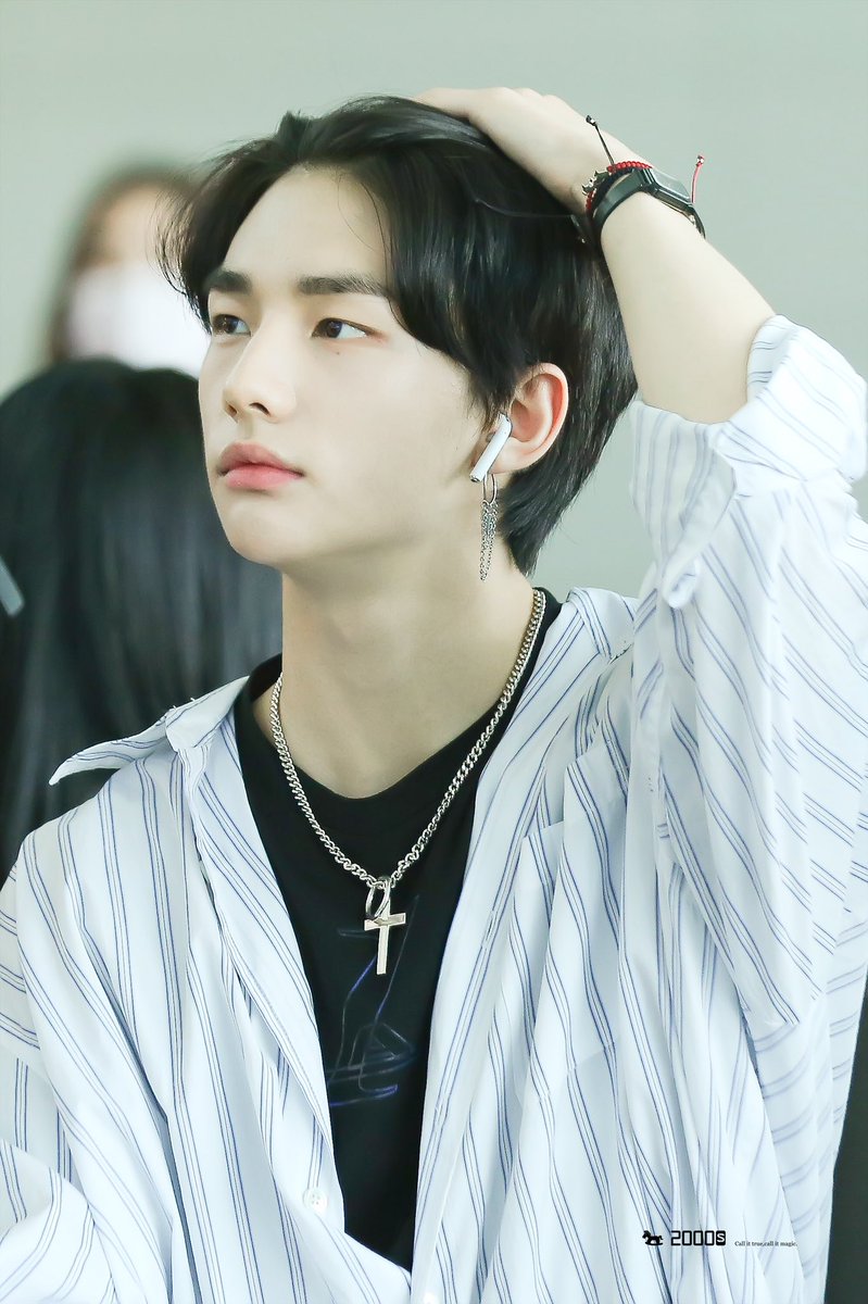 2000seconds's tweet image. 180622 출국♡♡
머리 넘기는 거 넘 섹시해ㅠㅜ

#스트레이키즈 #현진 #황현진 #StrayKids #hyunjin #IamNOT