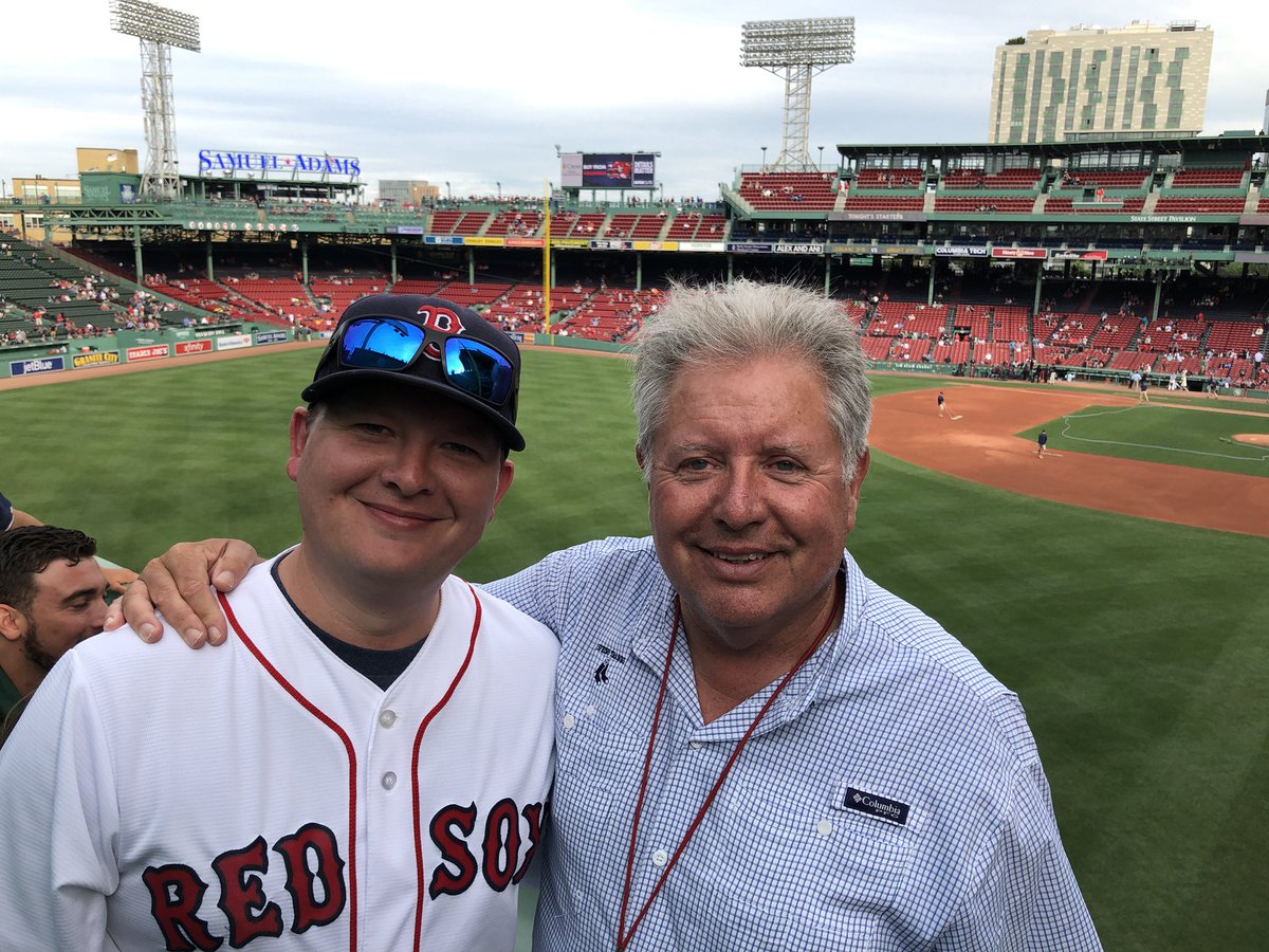bCodySmith's tweet photo. Super surprised to run into @GordonEdes in Fenway this evening! https://t.co/D9foe8oYww