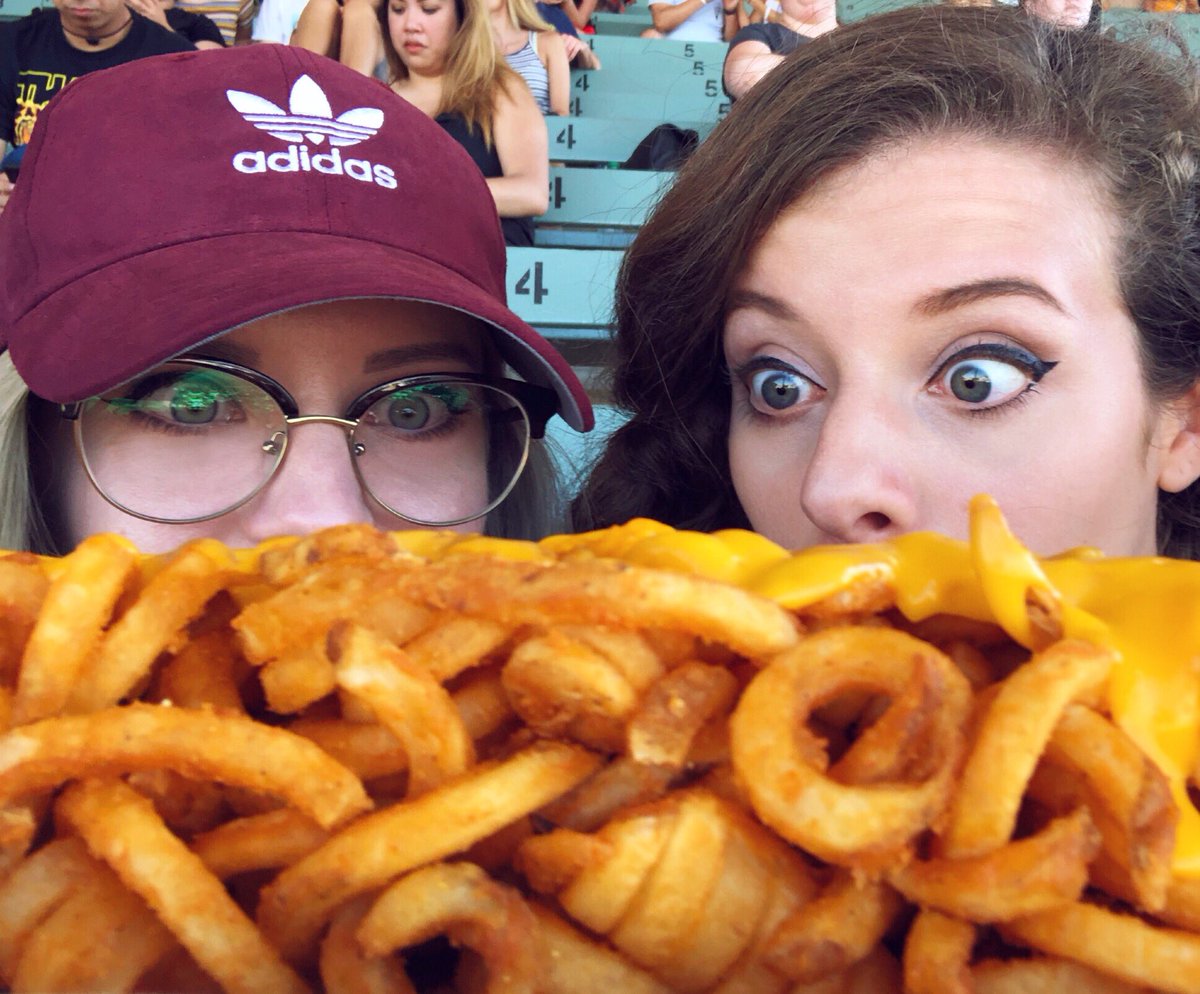 Porotypes's tweet image. We ate a brick of curly fries... and probably weighed a few bricks heavier after finishing 😂
#WarpedTour2018
