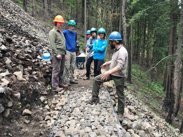 CRGNSA's tweet photo. Sunday shout-out to @TrailkeepersOR for their incredible work and leadership on trails at Columbia River Gorge National Scenic Area and beyond. Thanks for pitching in for the #GreatestGood! https://t.co/k4PtPk5qEr
