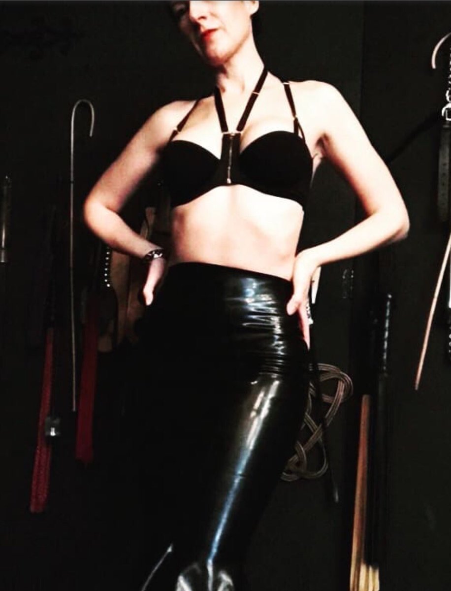 slv2_Miss_Quan_'s tweet photo. #DreamToEndAllDreams #kneeling #atTheFeet of #EternalGoddess @BMistresscat #submit #serve #TheFairestOneOfAll #SupremeSadist #MercilessDominatrix #CPHeaven https://t.co/pnhvJRbDP2