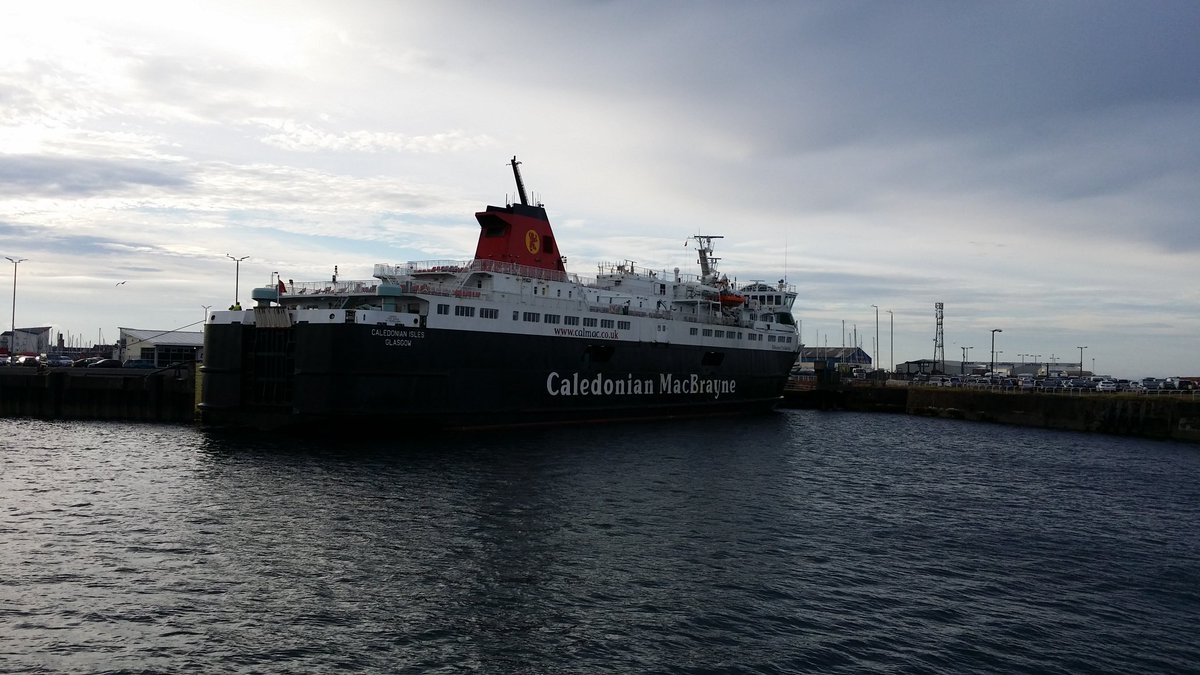 ramblesabout's tweet photo. Early ferry! #arran #sleepy #ramblesaboutrambles https://t.co/kp9TeZlEEB