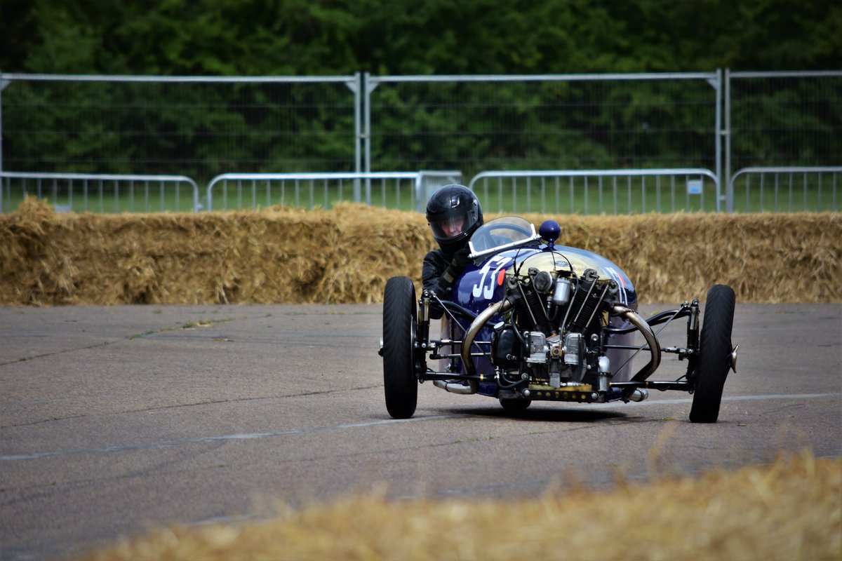 ModParlPhotos's tweet image. It's today! @TheBanburian and I are ff to shoot the 2018 @candscshow in association with @flywheelfest at @BicesterH.. *excited face*

#eventphotography #sportscars #classicaviation #planes #olympusuk