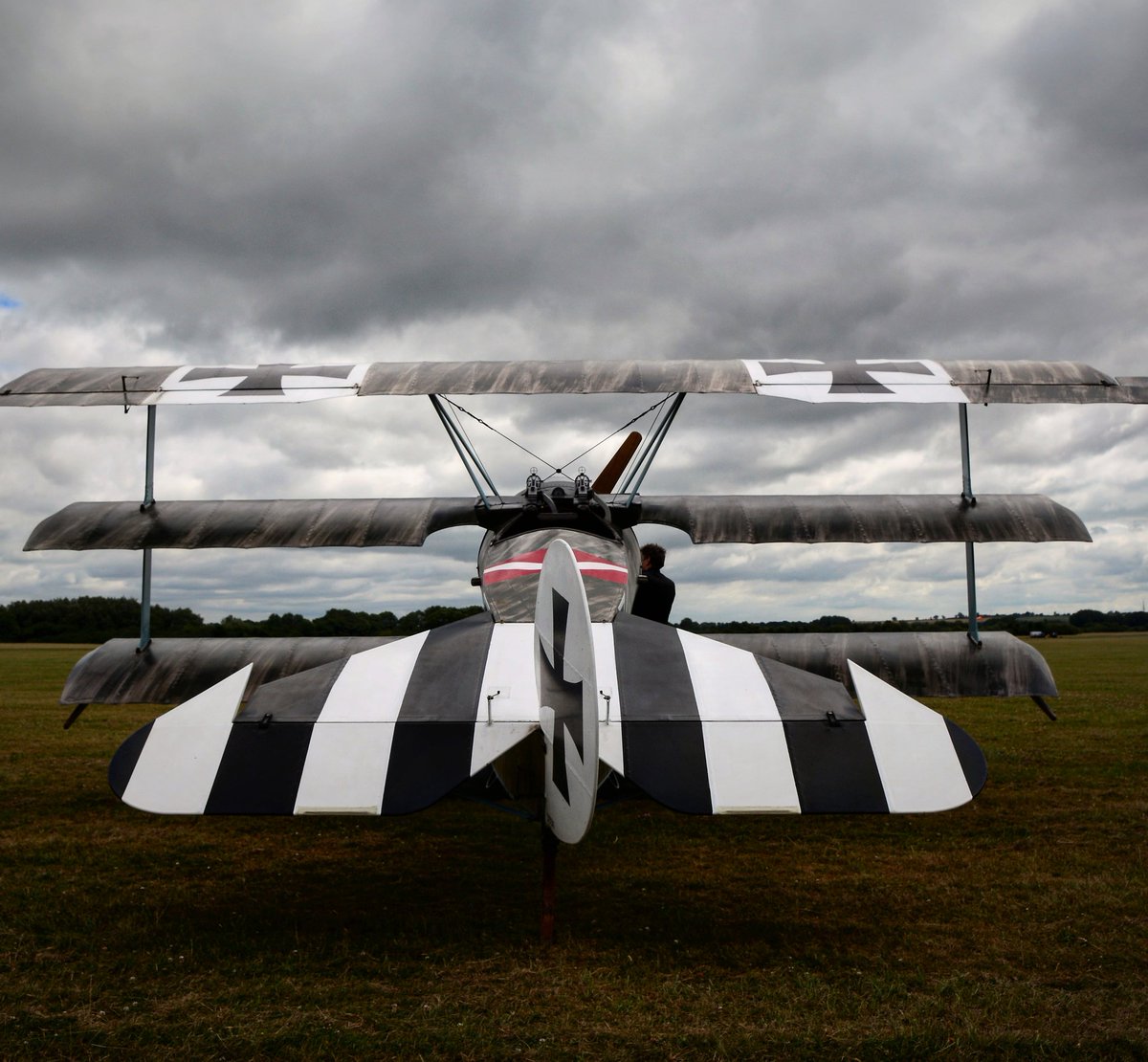 ModParlPhotos's tweet image. It's today! @TheBanburian and I are ff to shoot the 2018 @candscshow in association with @flywheelfest at @BicesterH.. *excited face*

#eventphotography #sportscars #classicaviation #planes #olympusuk