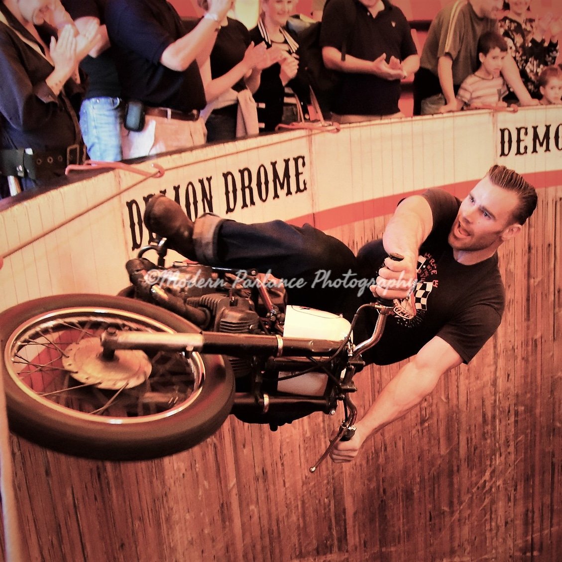 ModParlPhotos's tweet image. It's today! @TheBanburian and I are ff to shoot the 2018 @candscshow in association with @flywheelfest at @BicesterH.. *excited face*

#eventphotography #sportscars #classicaviation #planes #olympusuk