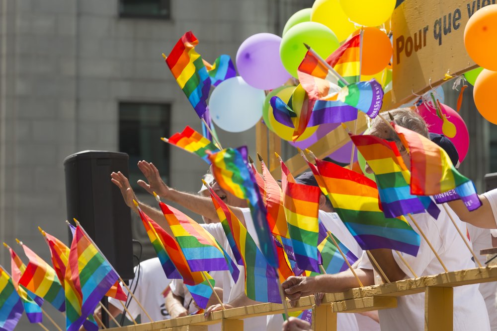 RoneyUnterwegs's tweet photo. #HappyPride nach Aachen, Cloppenburg, Freiburg, Regensburg und Wetzlar. Wir wünschen euch allen ein tolles #CSD Wochenende.
Alle #CSDTermine unter: https://t.co/lvvfStBSzc https://t.co/DtyqeKz1vb