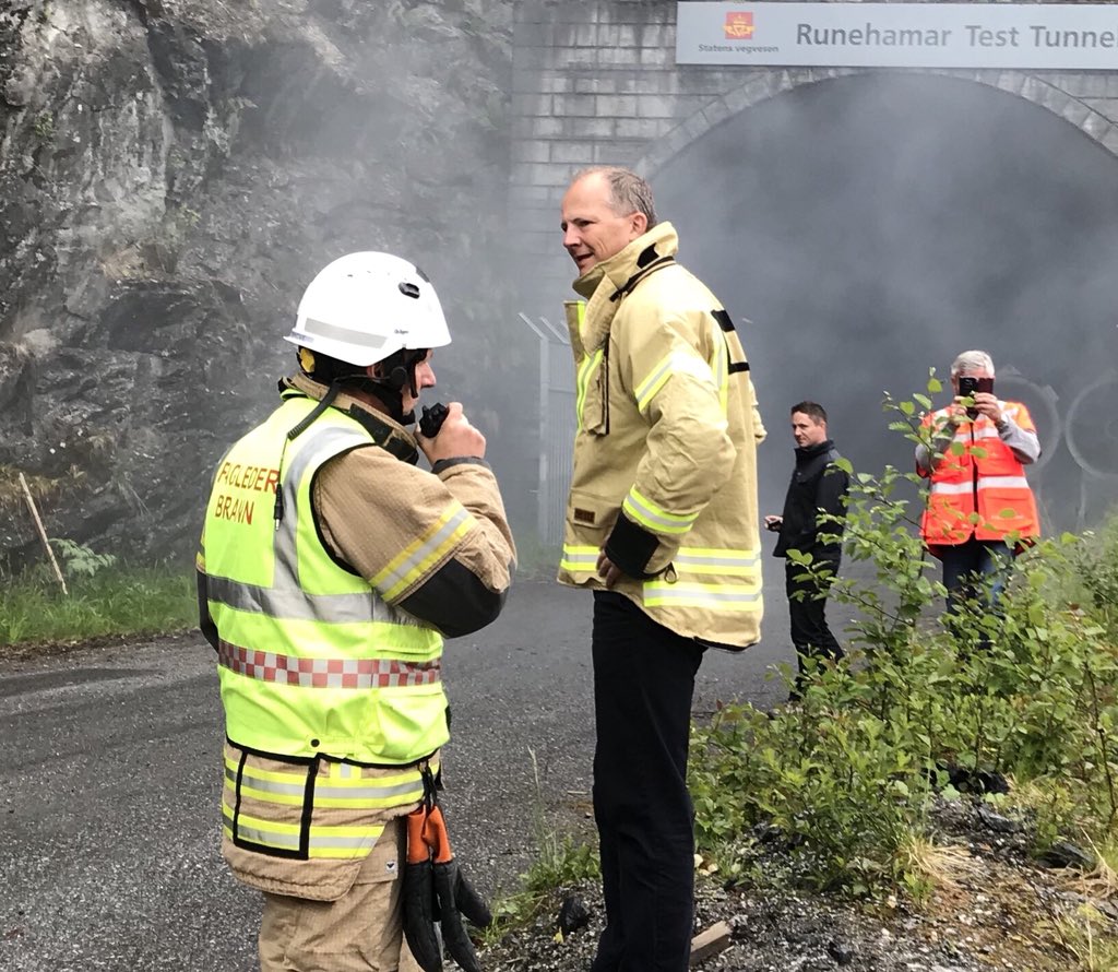 Tunnelsikkerheit er høgt prioritert. @ketilso startar dag 2 av #sommertur2018 med å vere på ein fullskala brannøvelse i Runehamar testtunnel i Åndalsnes.