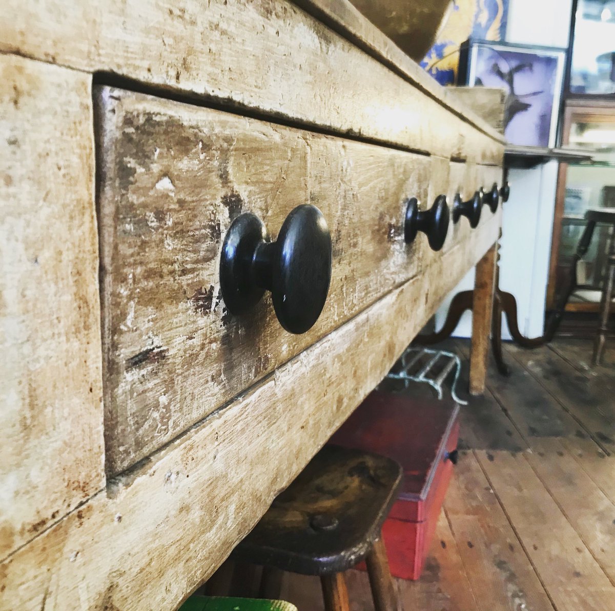 nookantiques's tweet photo. Rather splendid piece of downstairs kitchen furniture now in the shop #paintedpine #originalpaint #antiques #Llangollen #Wales https://t.co/K6VG715rXd