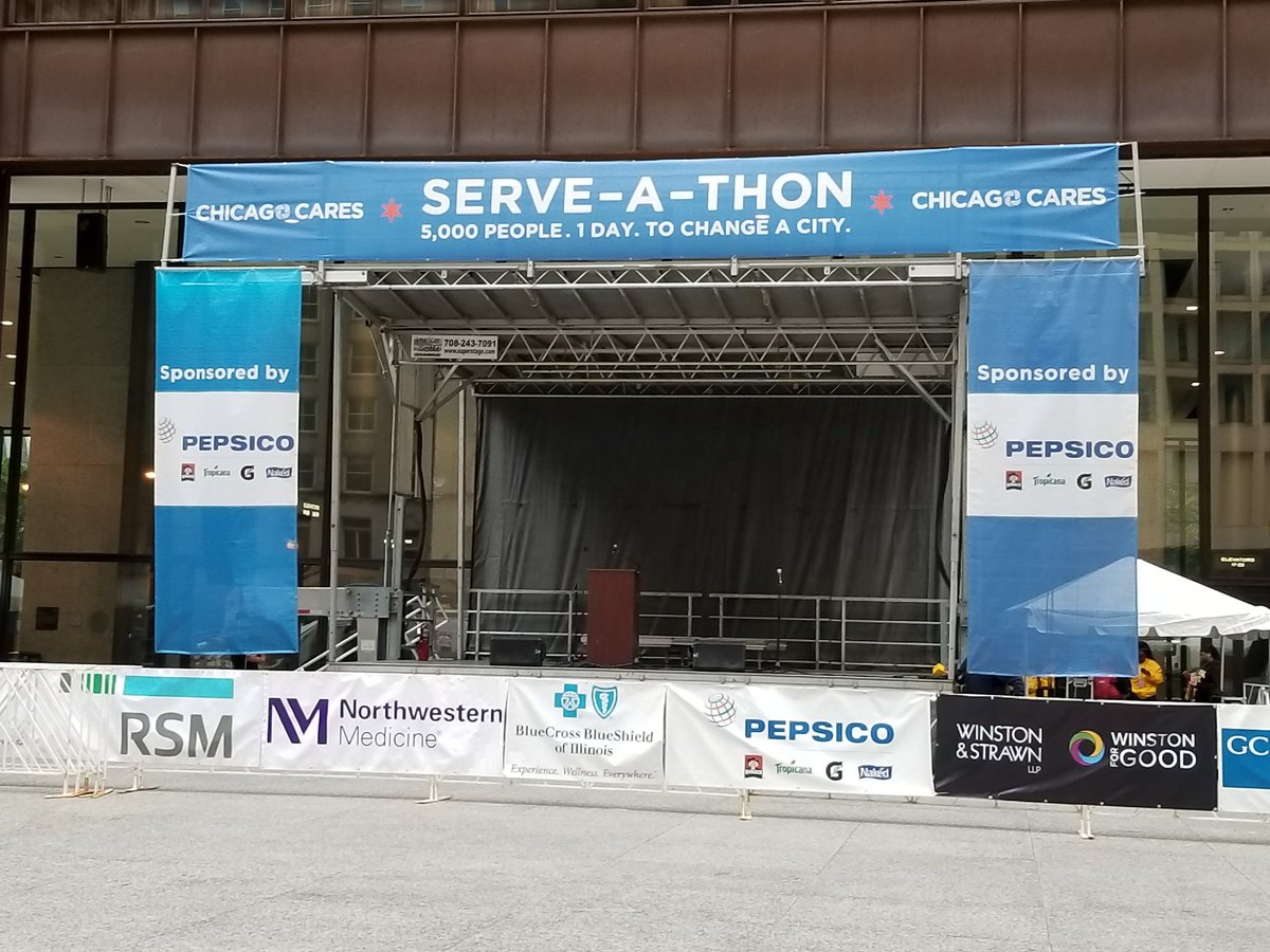 KateMassey_IMG's tweet photo. So excited to be at the @ChicagoCares #Servathon giving back with Chicago! #giveback #Chicago #NCSAgivesback #NCSA https://t.co/PieeJRwtGm