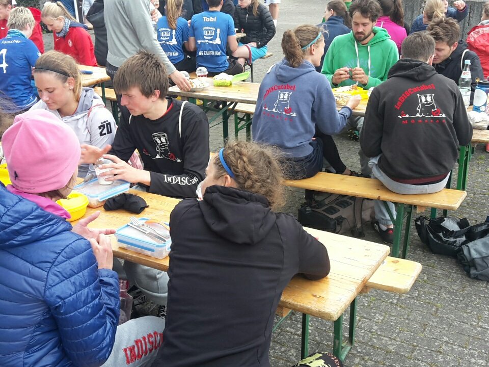 Zweiter Sieg gegen die Uni 🐒 von der <a href="/ruhrunibochum/">Ruhr-Universität Bochum</a>: 8:2. Windig und hoher spirit. Schnelle indiscutabele Mittagspause dann geht es weiter gegen <a href="/TSTMUC/">Tiefseetaucher</a> 😎