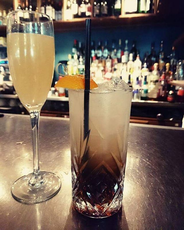 BrownsVCT's tweet photo. Are you a CLASSIC BELLINI or LONG ISLAND TEA fan? They both taste delicious as an aperitif with a starter or accompany to few Browns bar bites... #drinks #bar #cocktails #classiccocktails #longislandtea #bellini #fizzycocktail #strongcocktail #responsibl… https://t.co/x57PviYFx6 https://t.co/ZPjQb43MXY