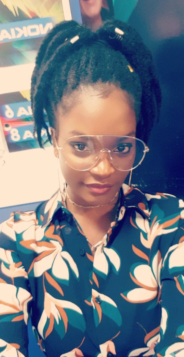 queenfumi's tweet photo. Helloow twitter. Ça fait un super bail. Téléphone perdu. Accès impossible au compte jusqu'à ce jour. Je m'excuse pour toutes vos mentions sans réponse. Am back now. I've been missing you guys. Much love. 💕💕💎 #yeahmama https://t.co/IpxKL3ya0R
