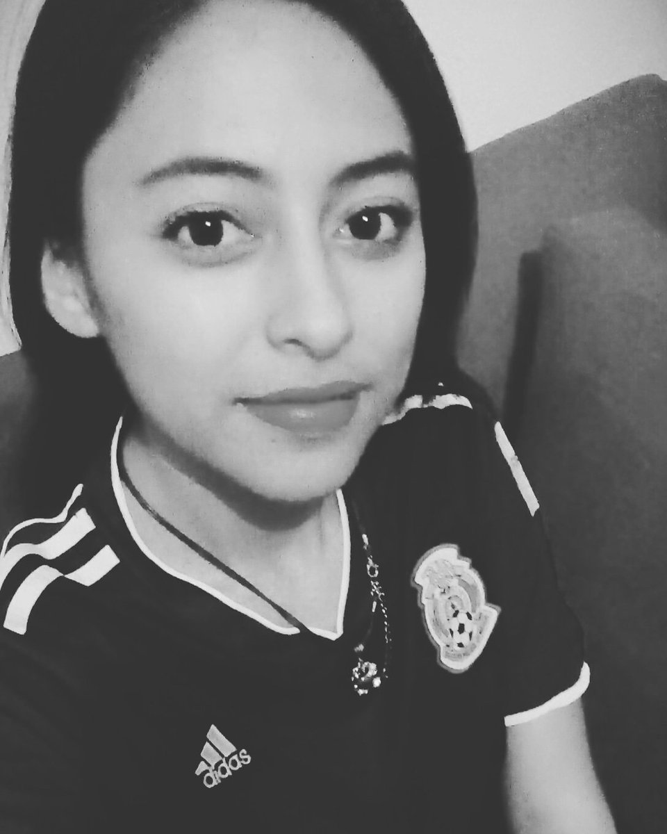 itza_yama's tweet photo. #gogomexico #MexicoVsCorea 🇲🇽⚽🇲🇽💪 https://t.co/b0fhsdObAq