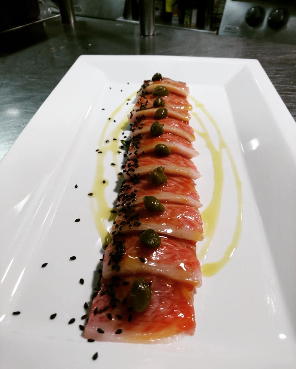 MCandiles's tweet photo. Atún tun #sashimi #ventresca #atúnrojo https://t.co/BkjcTOujOI