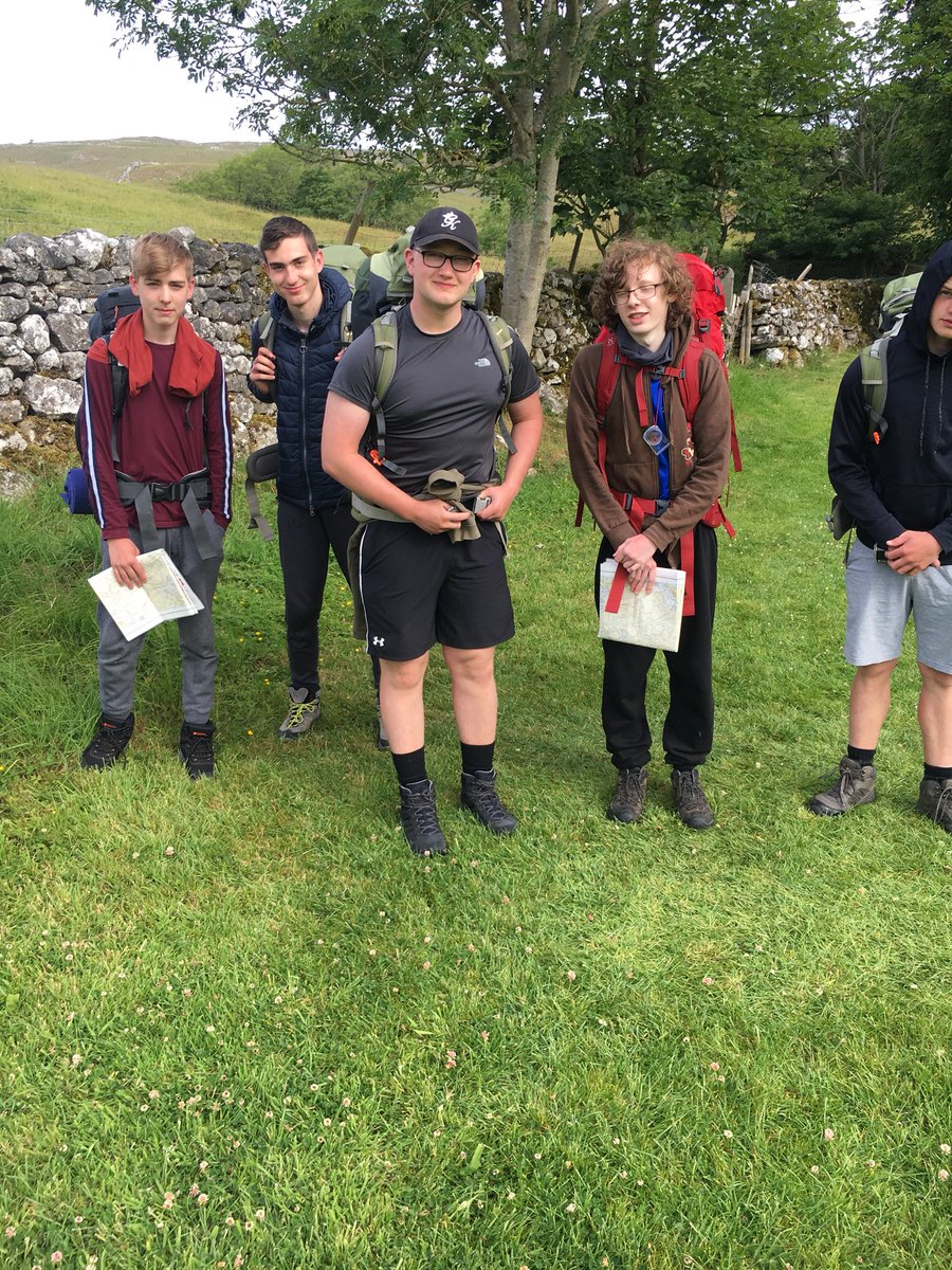 CLHSDofE's tweet photo. And they’re off! #clhsdofe https://t.co/TToWMM08Ys