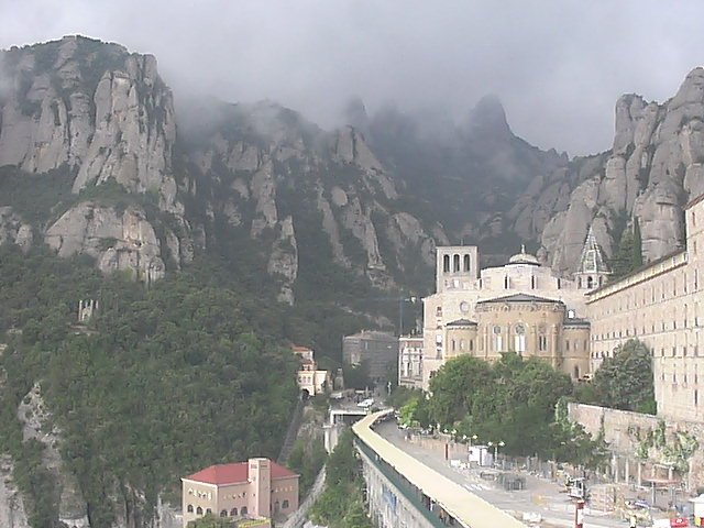 AbMontserrat's tweet photo. Bon dia des de Montserrat! Molt bon cap de setmana i bona revetlla de Sant Joan! https://t.co/DURg69QzCr https://t.co/ITePXfNlrF