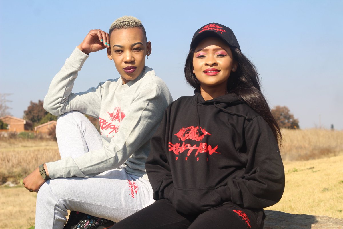 EruptionHouseSA's tweet photo. Get yours now!!!

Cap R150 | Sweater R300 | Hoodie R350 | Sweater tracksuit R580 | Hoodie tracksuit R600 https://t.co/D6EHbCuqE6