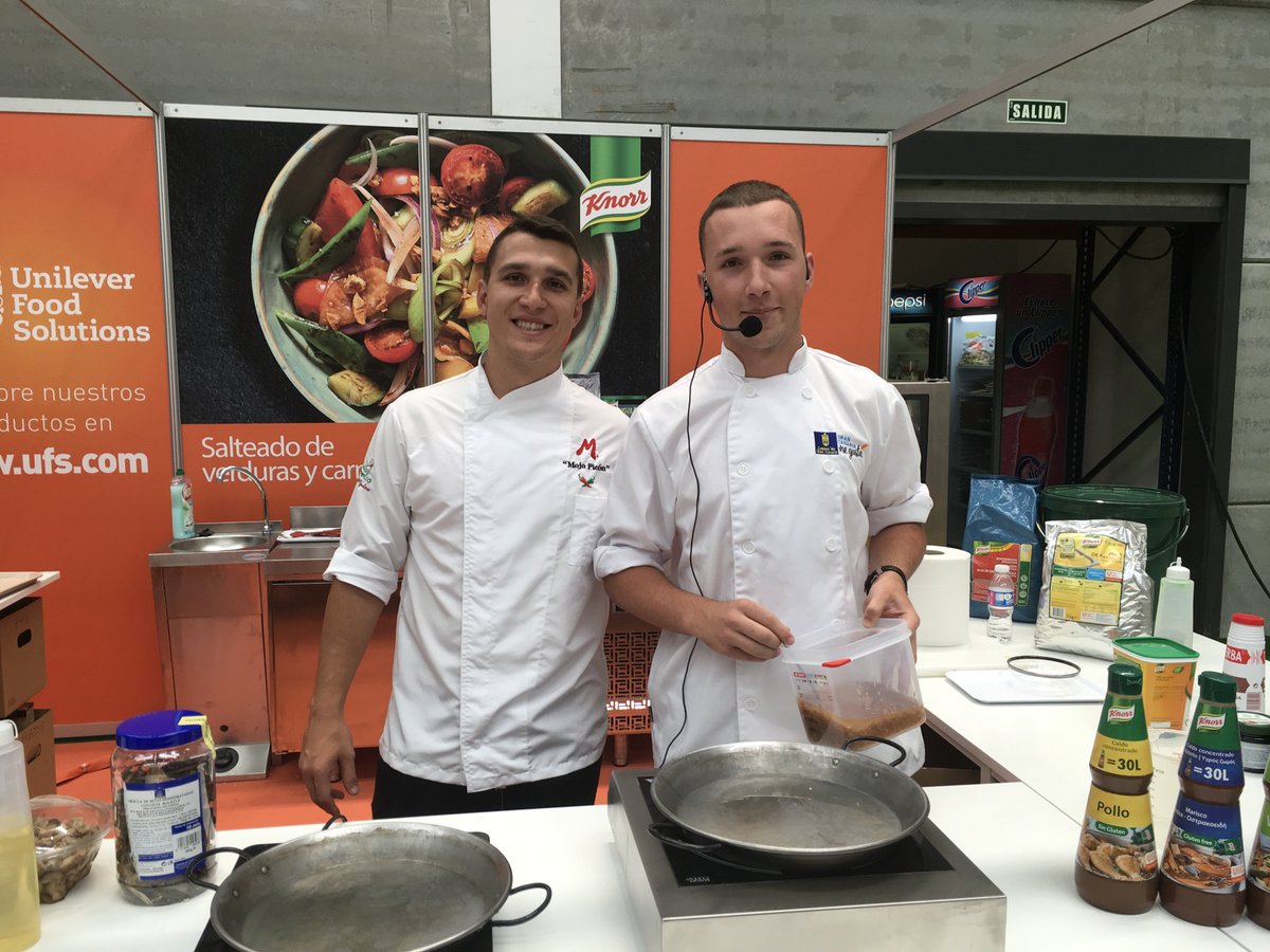 UnileverFS_es's tweet photo. Ayer en la feria #Orthidal degustamos la receta de Gabriel y Micael Revuelta, concursantes de #MejoresArroces que pronto inauguran El Restaurante Las Brasas en Gran Canaria. https://t.co/UNsgyzSuY2