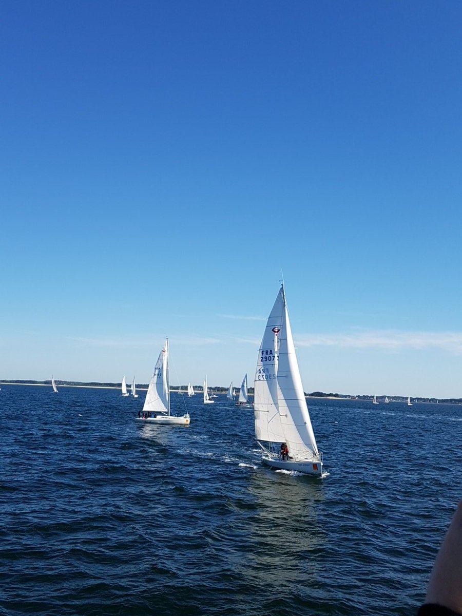 valecapcoz's tweet photo. @OrangeBretagne @orange @latrinitesurmer @matrinitesurmer Go ArmorCup https://t.co/vLHZdM22dl
