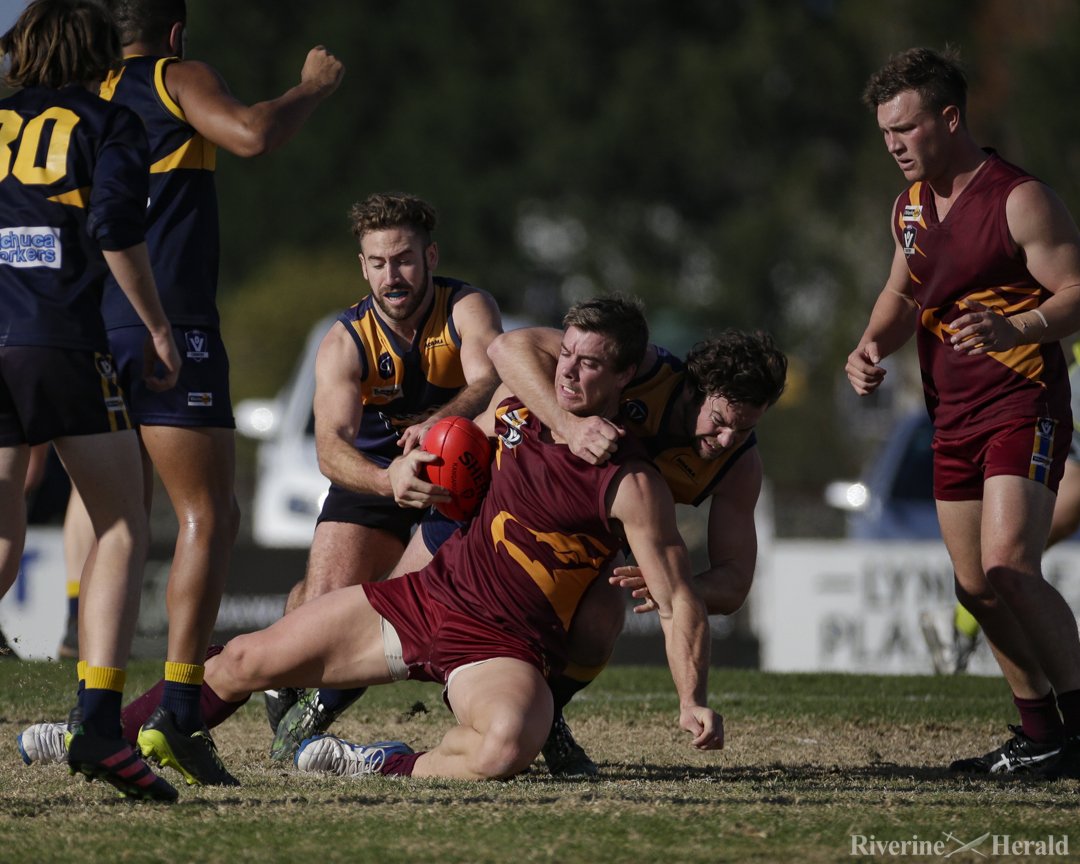 Pics from <a href="/MurrayNetball/">Murray Netball Leagu</a> &amp; <a href="/MurrayFL/">Murray FL</a> clash of the birds as <a href="/EchucaUnitedFNC/">Echuca United FNC</a> take on <a href="/BaroogaFNC/">Barooga FNC</a> 📸 Luke Hemer.

<a href="/RivSport/">Riverine Herald Sport</a> <a href="/RiverineHerald/">Riverine Herald</a> <a href="/AFL_GM/">AFL Goulburn Murray</a>