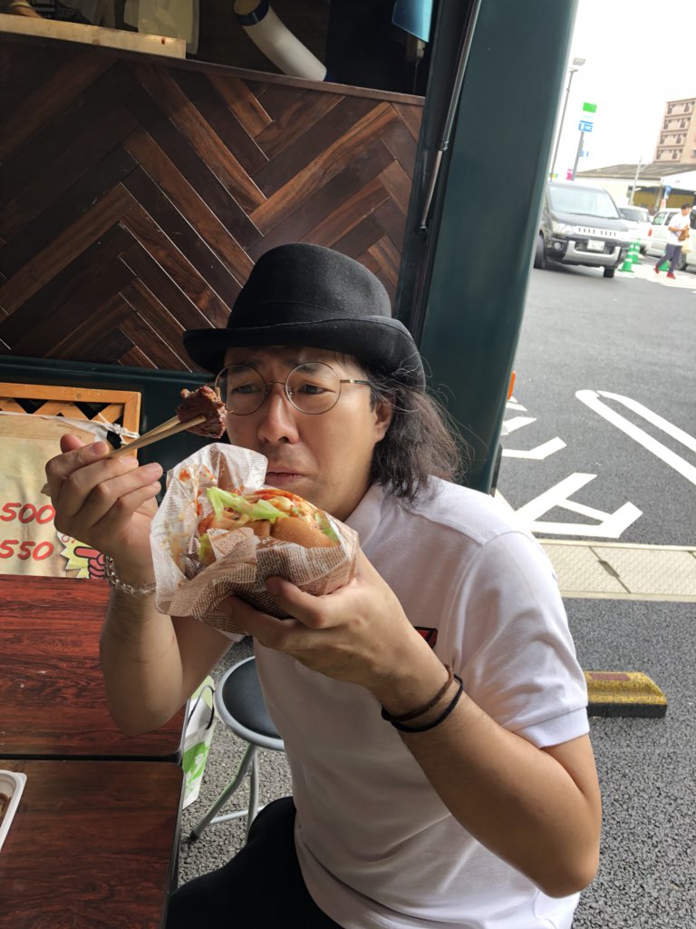 ハニートラップ梅木 帰り道のお土産として まるみつ浜線店さんの駐車場に構えるキッチンカー Chappy 0412 佐世保バーガーとステーキ買いました どちらも柔らかジューシーで美味しゅうございました 差し入れもありがとうございました ホル調 ハニートラップ梅木 帰り道のお土産として まるみつ浜線店さんの駐車場に構えるキッチンカー Chappy 0412 佐世保バーガーとステーキ買いました どちらも柔らかジューシーで美味しゅうございました 差し入れもありがとうございました ホル調