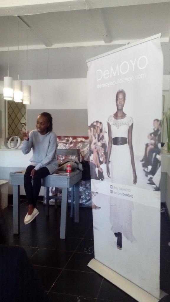 Inovativeauthor's tweet image. Level Up session with Paida Demoyo cc @MutsaSamuel #UbuntuLab