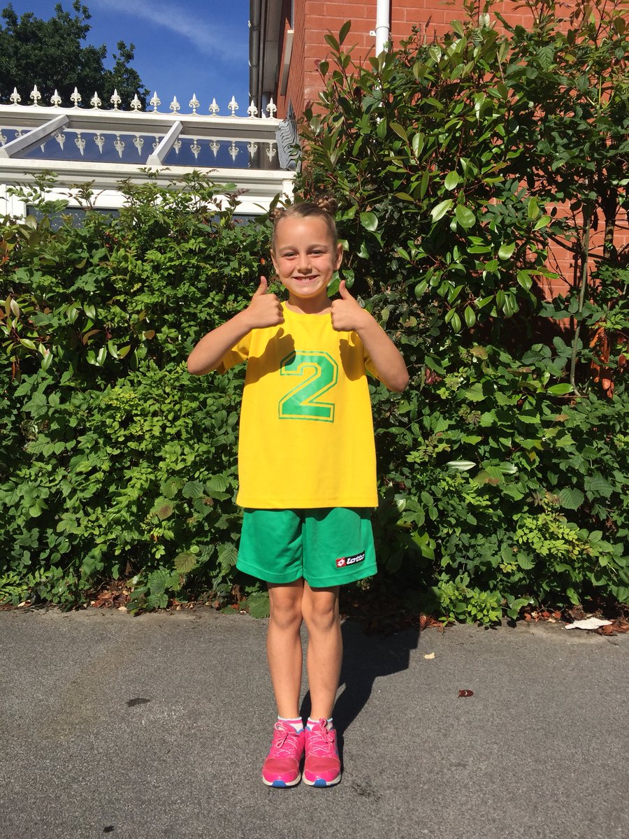 Goodluck today to all the runners at leckwith stadium especially all the kids at @stmichaelswales be proud! 💛💚