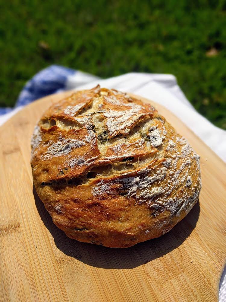 MostlyElena's tweet photo. No-Knead Dutch Oven Basil &amp; Garlic Loaf https://t.co/FZsFEJewWu https://t.co/OQWuIKsrsB