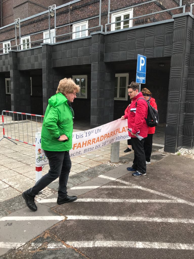 ADFC_MD's tweet photo. Auch im Stadtpark laufen die Aufbauarbeiten schon #FAT18 https://t.co/yzQdQMw95q