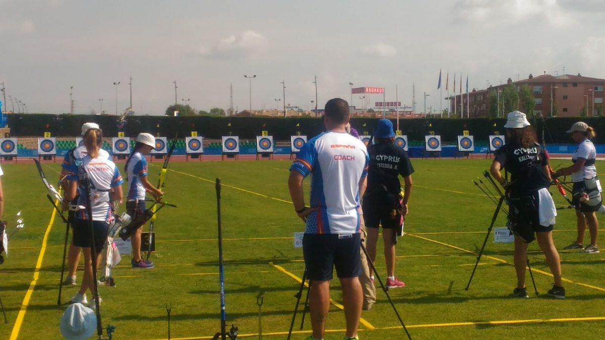 Victorias de nuestros dos equipos en cuartos de final.
España masc. 6:2 Chipre
España fem. 6:0 Chipre

En marcha las semifinales contra Francia e Italia respectivamente.

¡¡A por todas!!

#TeamESP 
#MediterraneosRFETA18