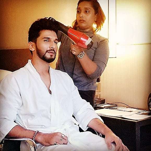 manishmischief's tweet photo. Time to rock n rolla... #iifaweekend #iifagreencarpet #iifamagic #iifa #iifa2018 #bangkok #iifabangkok #iifabangkok2018 #bangkokdairies #thailand #thailanddairies https://t.co/oXwbnBRJ8c https://t.co/Ir5ladqpcG