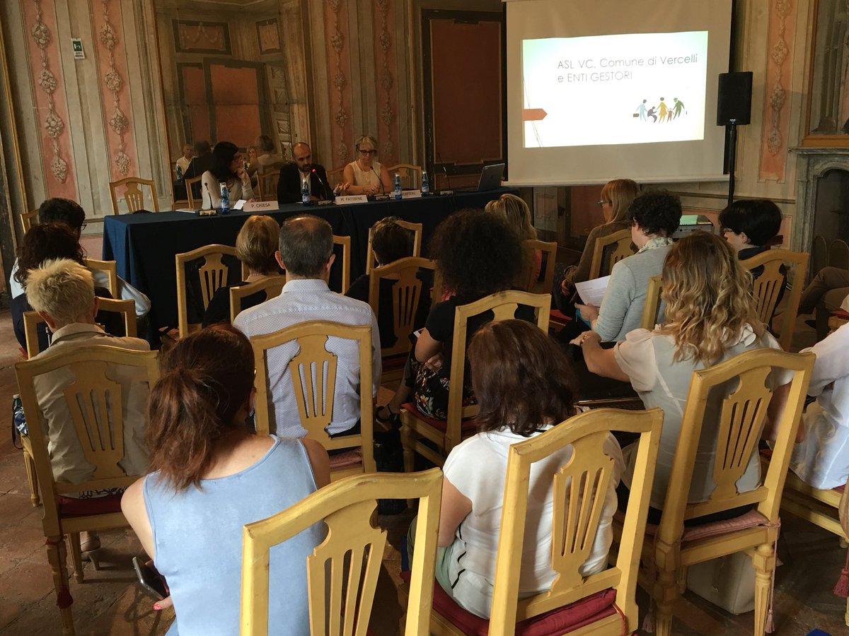 Ad #ExpoElette2018 #PremioPiemonteInnovazione di <a href="/ANCIPiemonte/">ANCI Piemonte</a> e #ForumPA presenti fra i premiati Chiara Serpieri DG #ASLVercelli e Paola Chiesa Vicesindaco di #Baldissero