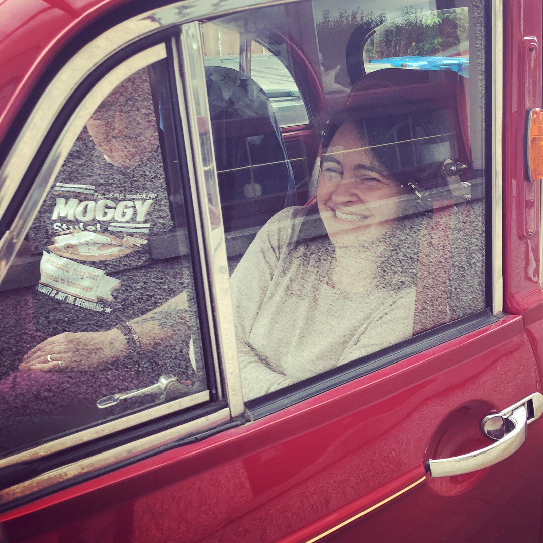 DonnaMaciocia's tweet image. @emmaspollock is in her bloody element up here!😂 @wibblyblue @FinneySharon @VoxLiminis #carporn #carnerd #classiccars #hidetheautotrader #notknownatthisaddress #distantvoices