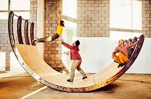 ImagineWatford's tweet image. Catch the squawking adventure Flit, Flap &amp;amp; Fly by @FineChisel  and @OckhamsRazorUK breathtaking show #BellyoftheWhale at #ImagineWatford festival next weekend! #TheCountdownIsOn #6DaysToGo imaginewatford.co.uk