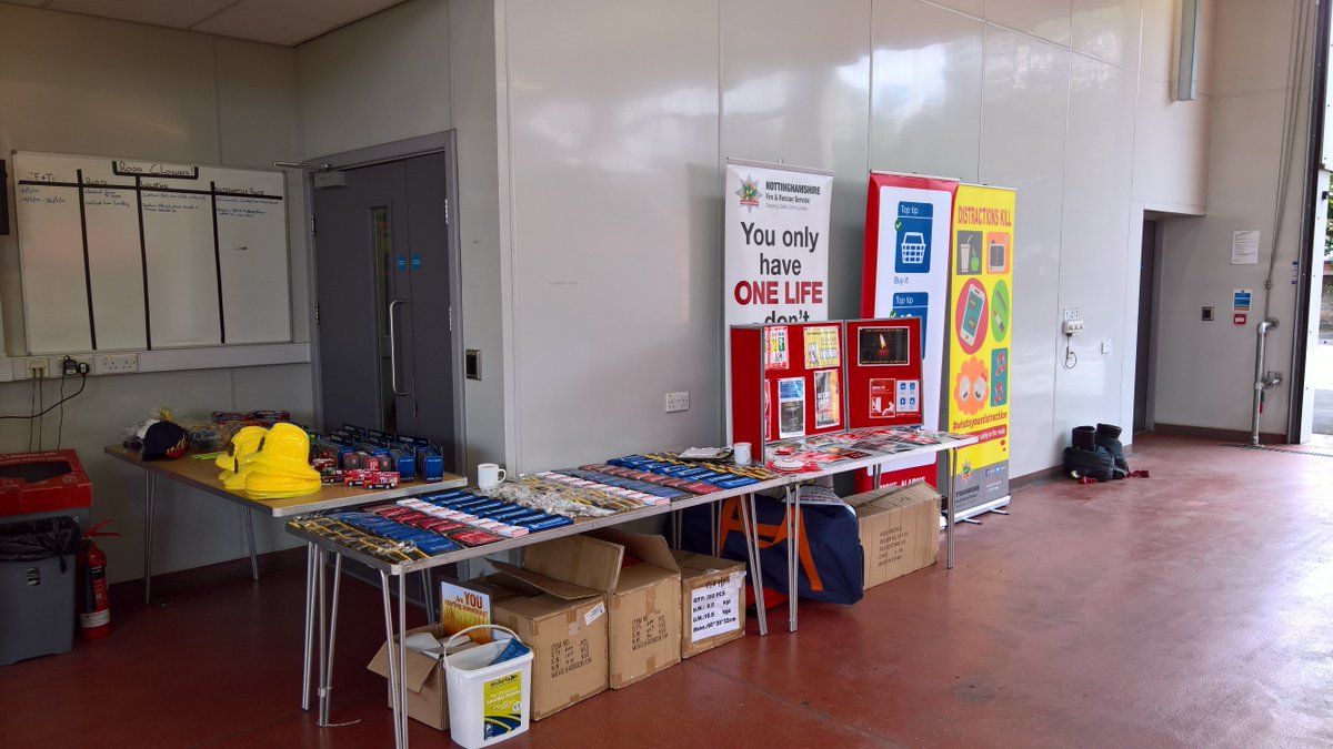 CraigCooperNFRS's tweet photo. Come down to @nottsfire #CarltonFS #OpenDay and get involved. There's lots to see and do #FreeEntry #CreatingSaferCommunities #RiskyRoom #DexterTheFireDog #BouncyCastle #SpecialistRescueUnit https://t.co/8sIQ0AFKSt