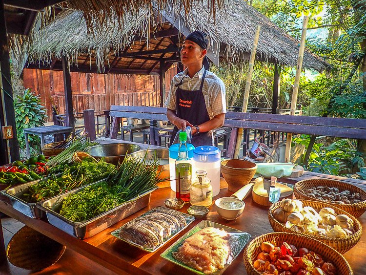 Tamarind Cooking School &amp; Why I love Taking Cooking Classes When I Travel - buff.ly/2MaWIqa via <a href="/edwina_/">Edwina</a> #laos #cookingclass
