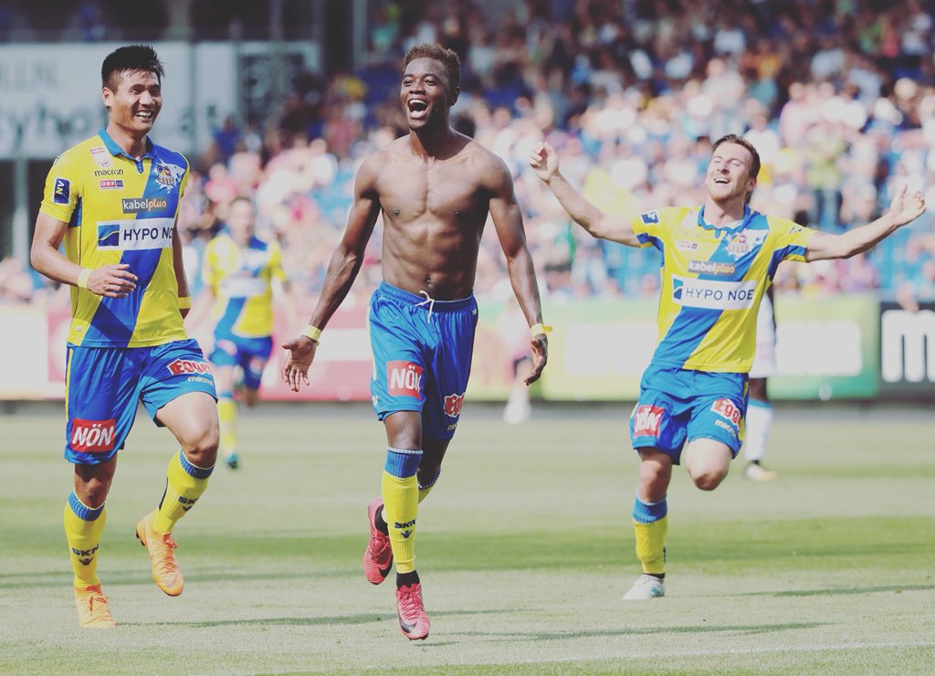 staksottieGH's tweet photo. Unforgettable moment
🚀⚽️ 🥅!!!
When the CHAMP, @Atangadavid20 takes off his jersey after that splendid goal for @SKNStPoelten in the #TipicoBundesliga.
#Atanga20 #DAD20 #Superstar_In_A_Making https://t.co/6b2imk1Alm