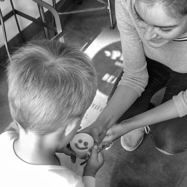jokuti's tweet photo. Only for regulars: an inverted espresso macchiato (milk foam with 3 drops of coffee)
#jokuti_hungary
#foodie #bidapest #specialtycoffee #barista #piknik #saturdaymorningmarket #culinarygodmother #coffee #proudfather #myson #buszkeapa #azénfiam #twitter #kave #vilageteto #vi… https://t.co/v9mrxjcrMV