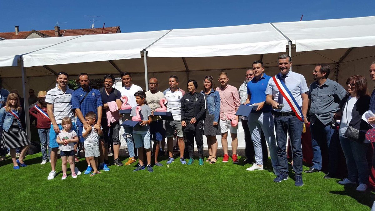 Merci à <a href="/linas_mairie/">linas_mairie</a> et <a href="/pelletant/">francois pelletant</a> pour la distinction aujourd’hui pour l’inauguration de la fête des fleurs 💐 

#seniorsb
#seniorsc
#veterans
#u15a