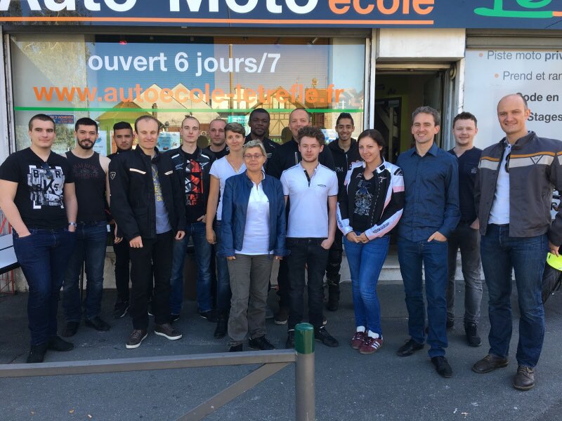 Laurent Brosse On Twitter Top Depart De La Balade Moto Annuelle Organisee Par L Auto Ecole Le Trefle Avec Ses Anciens Eleves Destination La Roche Guyon Conflans Https T Co Vcxltcj3v5