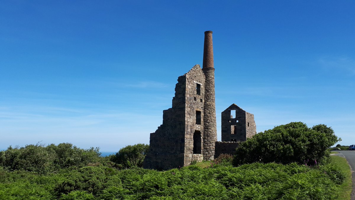 JamesFStone's tweet photo. #WatchCroft Britain's most south westerly #Marilyn with the ruined Carn Galver tin mine indicating #Cornwall 's industrial heritage #Marilynbagging @StormHour @VisitCornwall https://t.co/nU28DhyfRj