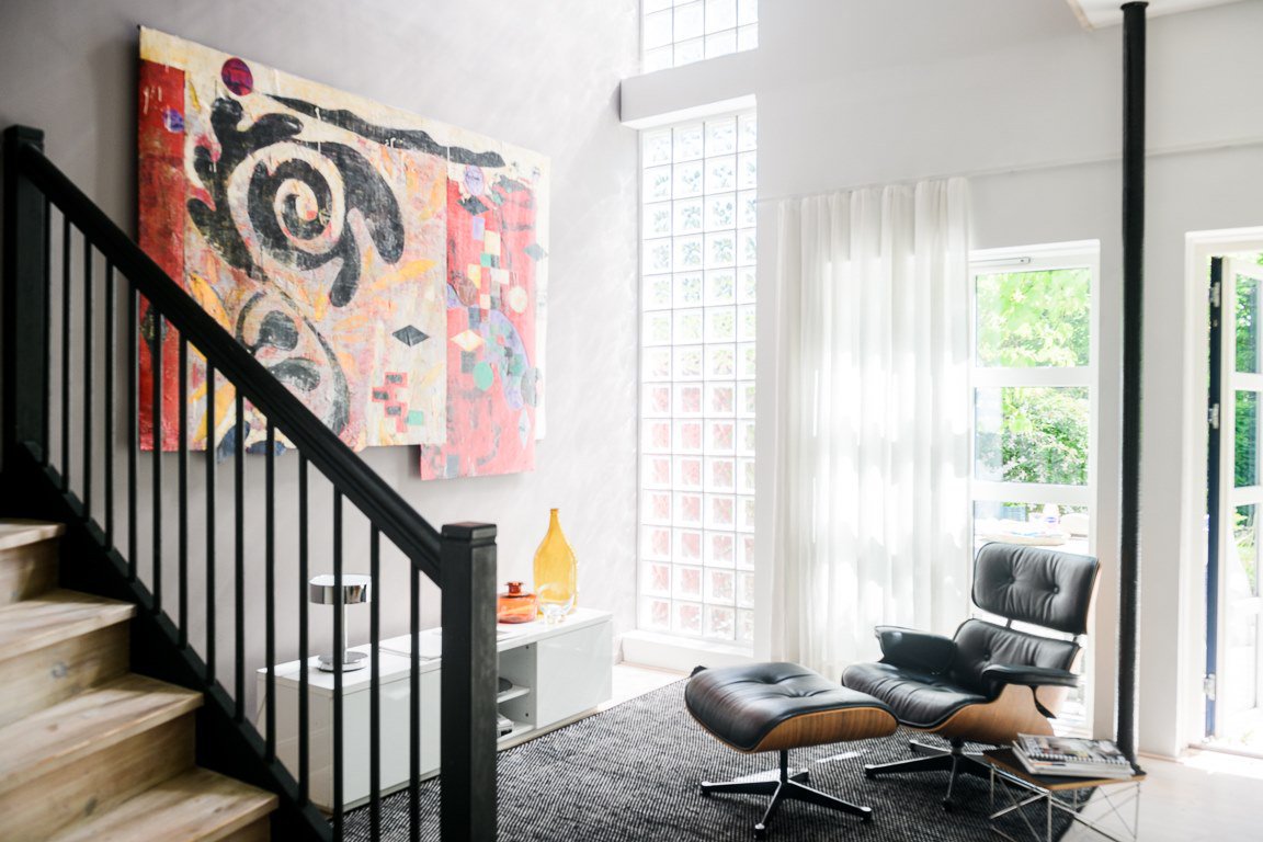 Qu’il s’agisse de sa façade ou de la #décoration #intérieure, avec ses meubles signés Eames, et Bertoia entre autres, on est transporté dans une autre époque. mon.actu.io/r/szhf39u