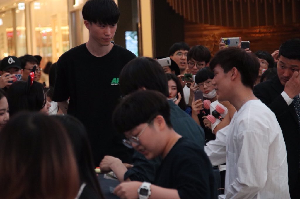 โหมด 🦊💜 tweet media