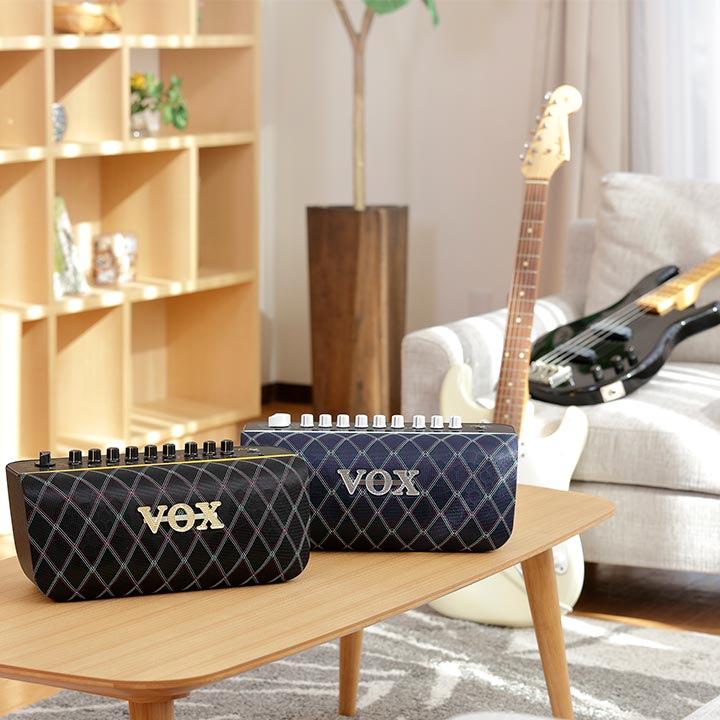 voxampsbrasil's tweet photo. O VOX Adio é uma poderosa e portátil solução para guitarristas e baixistas, pois além de ser um amplificador, um "dock" para MP3, é também uma interface.  Assista a playlist em: https://t.co/EPPk317p4c https://t.co/uPCJeMd28E