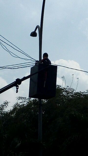 Perbaikan PJU Jl kebahagian pasir gunung selatan <a href="/pemkotdepok/">PEMERINTAH KOTA DEPOK | #AyoPakaiMasker</a> <a href="/IdrisAShomad/">Mohammad Idris</a>