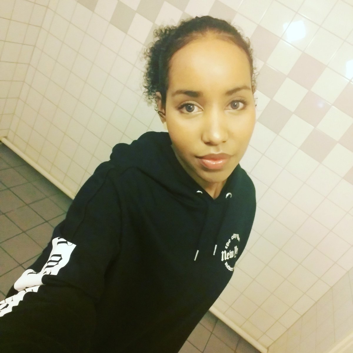 Godsservant2309's tweet photo. #saturdayvibes #readyfortraining #nleg #Godsarmysoldiers #natural #simple #makeup #한국 #메이크업 #inspired #blue #contacts https://t.co/z2NLxPodbe