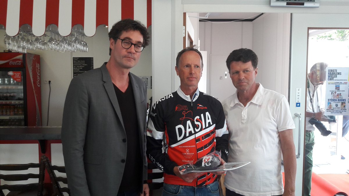 Opening clubhuis wielerclub HRC Excelsior door @MerijnSnoek. Een prachtig onderkomen in de Waarderpolder. De bouwcommissie werkte goed samen met @NVSRO collega Pieter Korenhof. <a href="/HaarlemRaad/">Haarlem Raad</a> <a href="/KNWU/">KNWU</a> <a href="/ParkmanagerWP/">Waarderpolder</a> <a href="/VroomRon/">Ron Vroom</a>