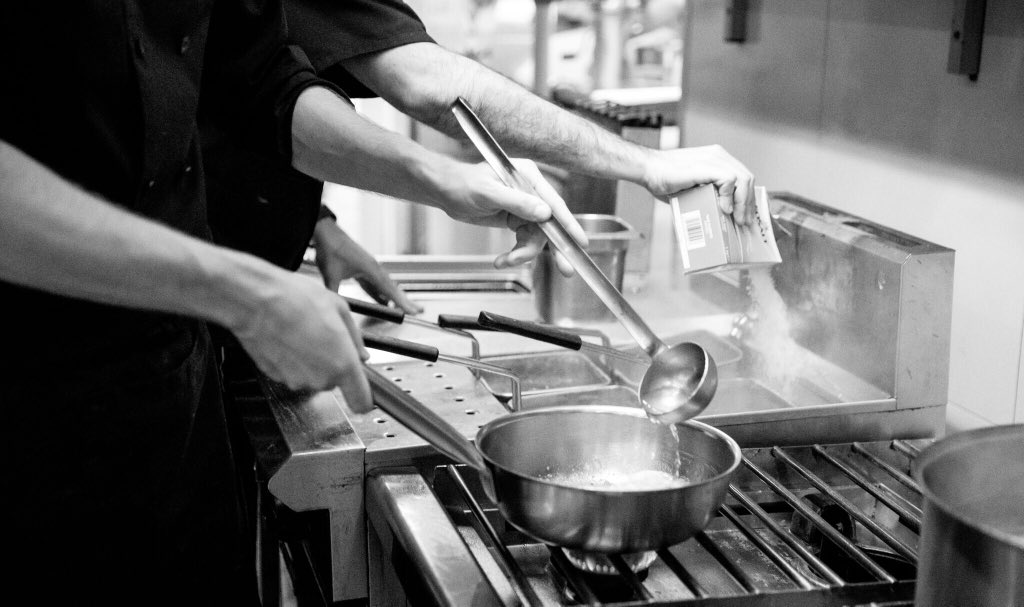VilladiGeggiano's tweet image. Saturday night in the kitchen👨🏻‍🍳 #readyforservice #saturdaynight #chefslife #topchef #topservice #topteam #bestfood #italianfood #tuscanfood #food #foodie #placetobe #toplondonrestaurants