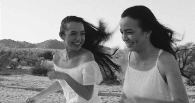 yuhmerrell's tweet image. Hii another day another vote 
My #ChoiceFemaleWebStar &amp;amp; 
 #ChoiceYoutuber are the @MerrellTwins @veronicamerrell @VanessaMerrell 
@TeenChoiceFOX