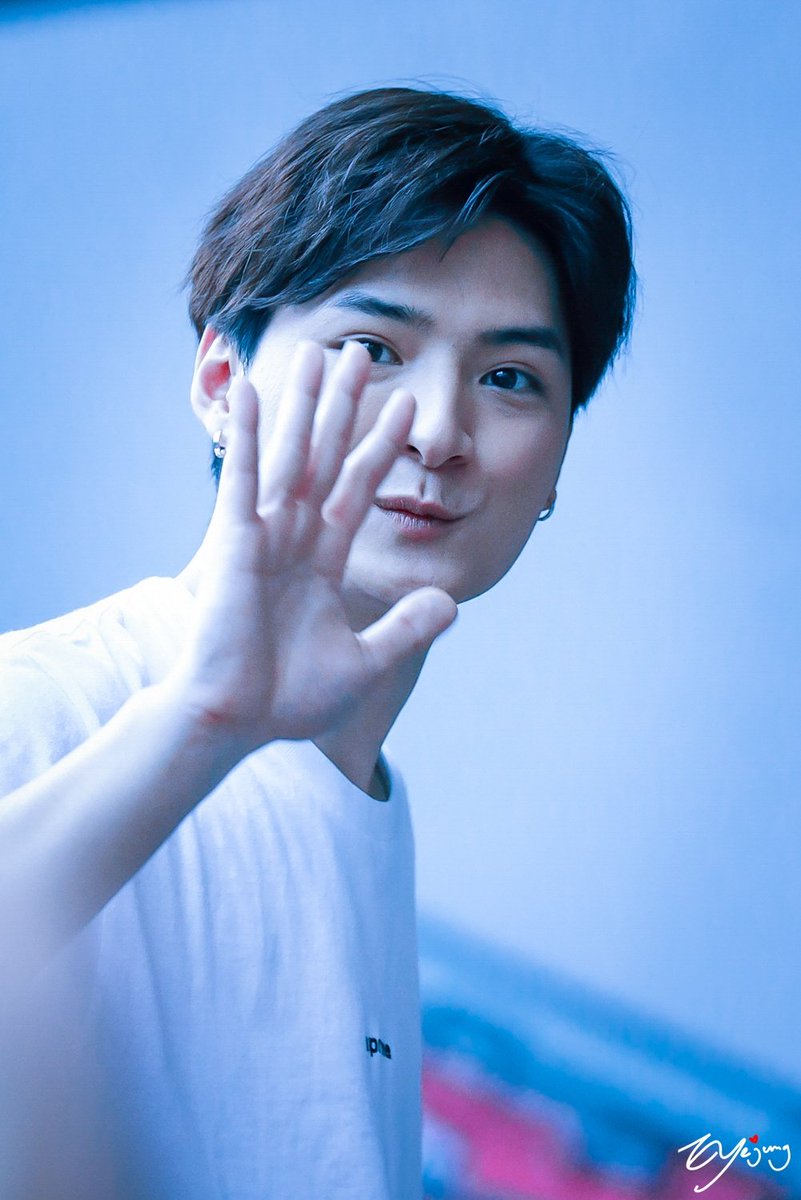 about_krist's tweet photo. — 20.05.18 ExpressMinions  at Siam Square One https://t.co/pJzGto5R3v